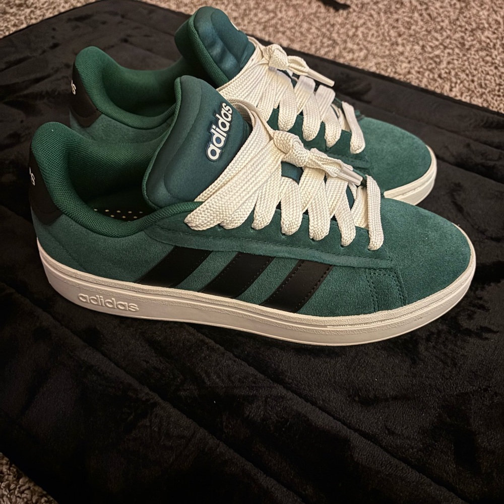 Adidas Alpha Court 00’s ‘ Forest green/ black/ off-white’ size 9 men’s - Picture 2 of 7